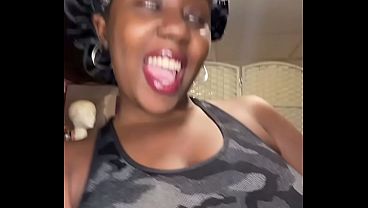 alliyah alecia shaking her ASS (ebony twerking video)