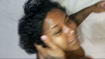 Estávamos na casa da minha sogra e fomos pro banheiro chupei ele bem gostoso e depois dei n